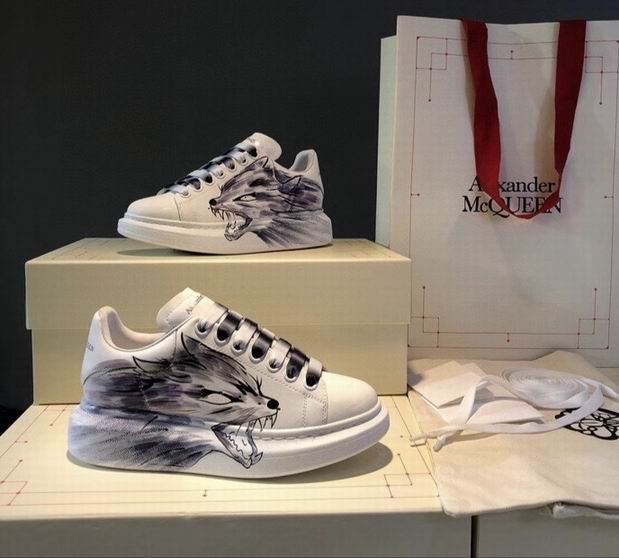 W-McQUEEN-082