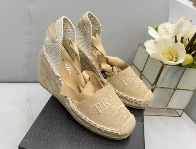 W-Prada-076