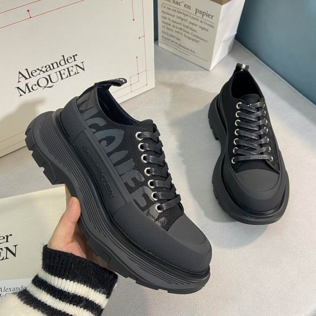 W-McQUEEN-085