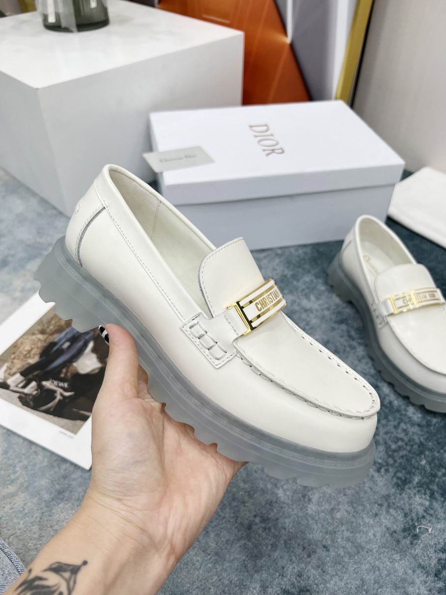 W-Dior-093